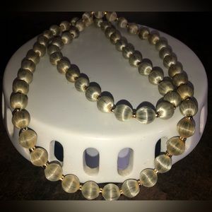 Green Pearl-like necklace